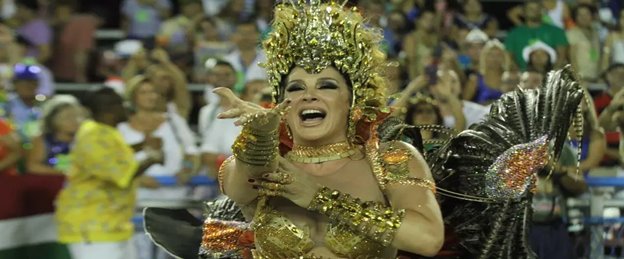 Com enredo polêmico, Beija-Flor é campeã do Carnaval no Rio