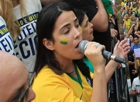 Wanessa vai a protesto em São Paulo e vira piada nas redes sociais