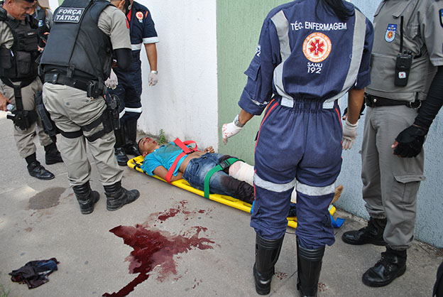 Assaltante é baleado na perna (Créditos: Alagoas24horas)