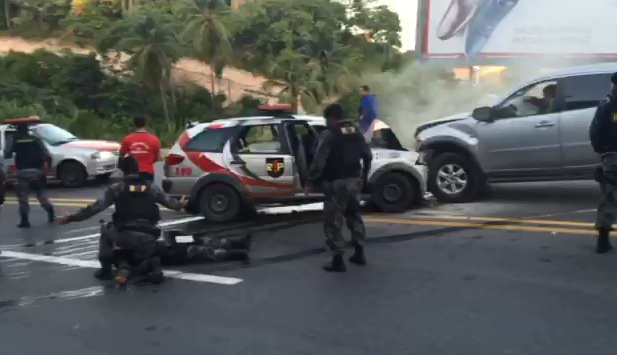Policiais ficaram feridos no acidente (Créditos: Alagoas24Horas)