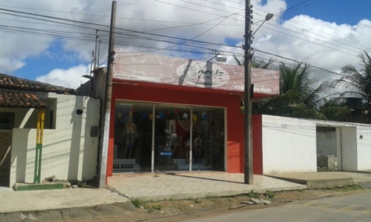 Fachada da loja que foi roubada (Foto: Josival Menezes / 7 Segundos )