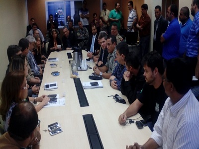 Miki e Gaspar de Mendonça trocaram experiências sobre o que está sendo feito em Alagoas. [Foto: Ascom PM]