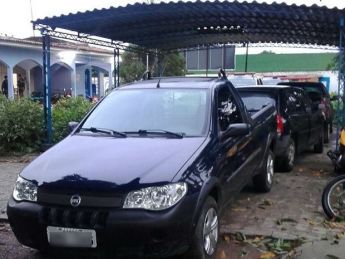 Carros apreendidos durante operação tinham queixa de roubo (Foto: Divulgação/3º BPM)