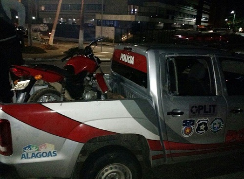 Moto foi recuperada em Maceió (Foto: AscomPC)