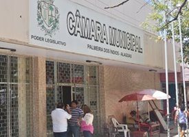 Câmara de Palmeira: ânimos exaltados, mas pouca objetividade
