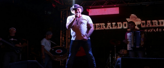 O show do forrozeiro Geraldo Cardoso é levado à cidade, por intermédio da emenda do deputado federal Paulão (PT) e do Ministério da Cultura (MinC). Foto: Paulo Tourinho