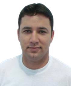 Blogueiro Márcio Martins, do Blog Canapi Agora, participa de programa de rádio para narrar situação vivida em sua cidade, Canapi, que há mais de 60 dias falta água./ Arquivo pessoal