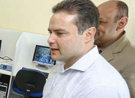 Renan Filho entrega biblioteca modernizada e climatizada à população de São Miguel dos Campos