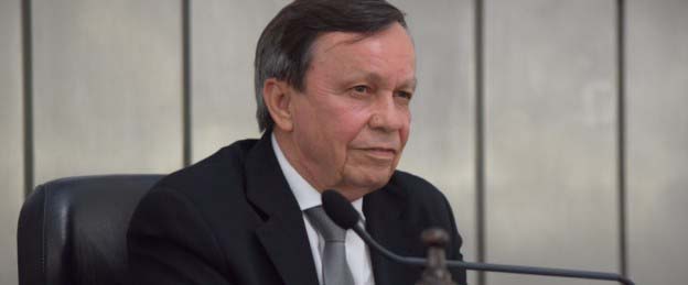 Juiz determina bloqueio de R$ 61 mil das contas do presidente da ALE-AL