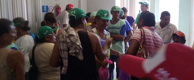 Movimentos sociais ocupam agências da Caixa e do INSS em Alagoas