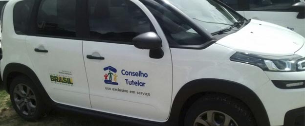 DENÚNCIA! veículo do Conselho Tutelar de Girau do Ponciano é usado até em aniversário de boneca