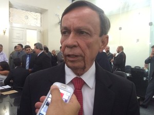 Determinação pede bloqueio das contas pessoas de Luiz Dantas (Foto: Carolina Sanches/G1)