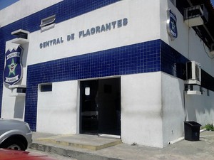 Delegacia fica com apenas uma cela para abrigar presos do sexo masculino (Foto: Karina Dantas/G1)