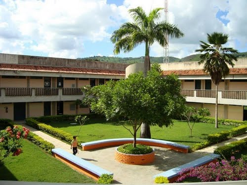 Ifal lança edital de concurso público para ocupar 24 vagas de professores