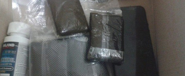 Jovem é preso com haxixe; polícia diz que droga chegou a Maceió por Sedex