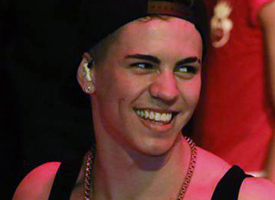 Biel tem show cancelado por rejeição do público