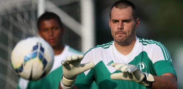 05-05-2014-deola-volta-a-treinar-com-bola-no-palmeiras-1399597189993_615x300