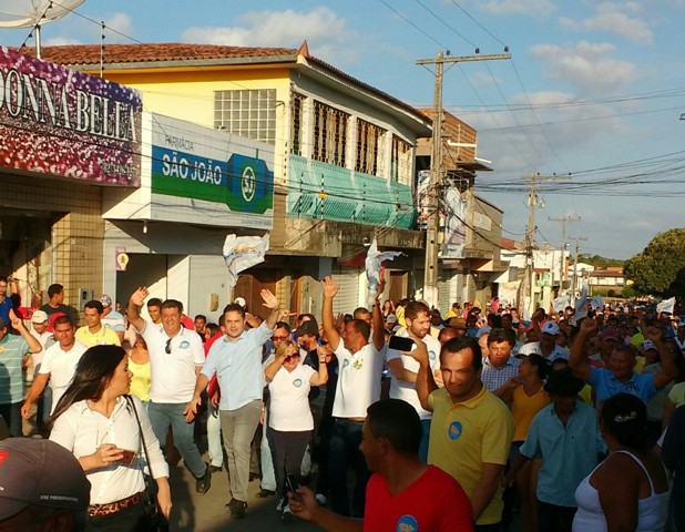 Governador prestigia manifesto político em Estrela de AL