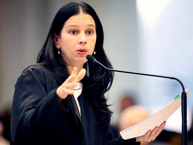 Grace Mendonça toma posse como advogada-geral da União
