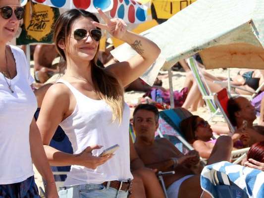 1696887-cleo-pires-participou-neste-domingo-4-d-650x488-3