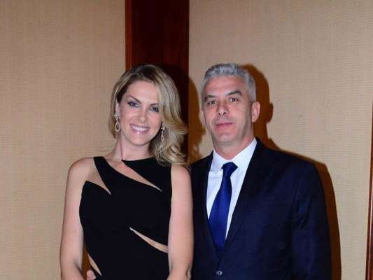 ana-hickmann-e-alexandre-correa-recebera-650x488-2-1