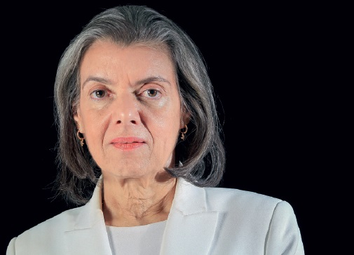 Cármen Lúcia assume presidência do Supremo para mandato de dois anos