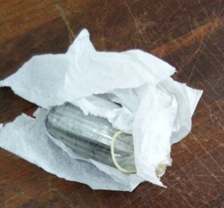 Mulher é detida ao tentar entrar com drogas em presídio