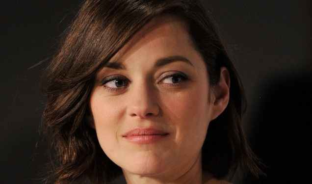 Atriz apontada como pivô da separação de Brad Pitt está grávida