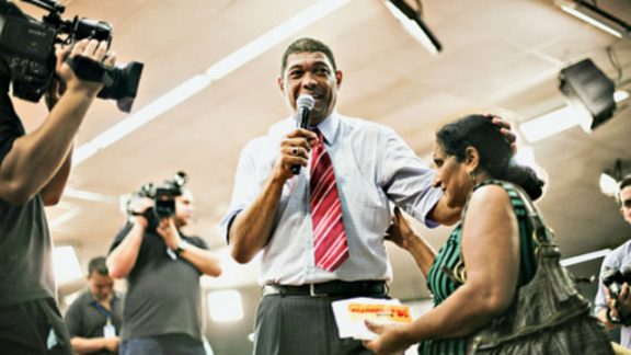 Justiça manda pastor Valdemiro devolver passaporte diplomático