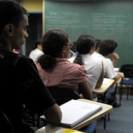 sala-de-aula-cursinho-enem-vestibular-1351875445833_300x300