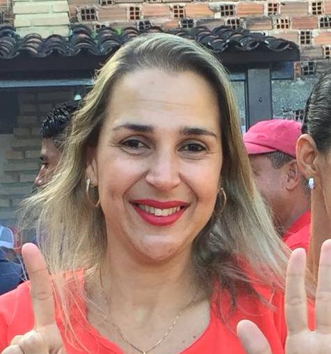 Vice lidera movimento para prefeita pagar salários atrasados dos servidores