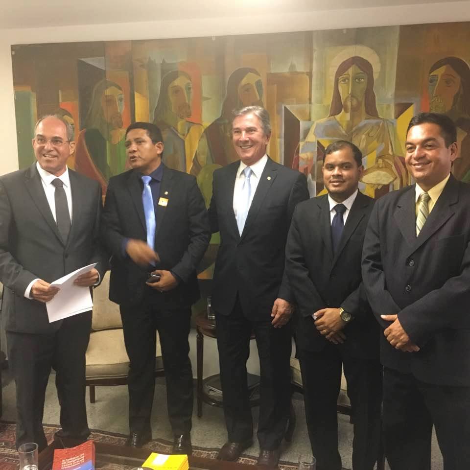 Collor recebe romaria de prefeitos na Casa da Dinda com presença do presidente Rodrigo Maia