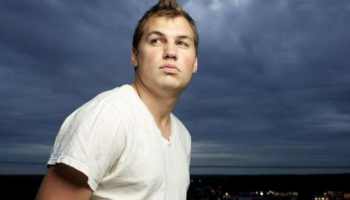  Jackson, que foi infectado com HIV deliberadamente pelo pai