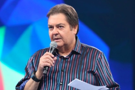 Abusivo no linguajar chula, internautas comentam postura de Faustão