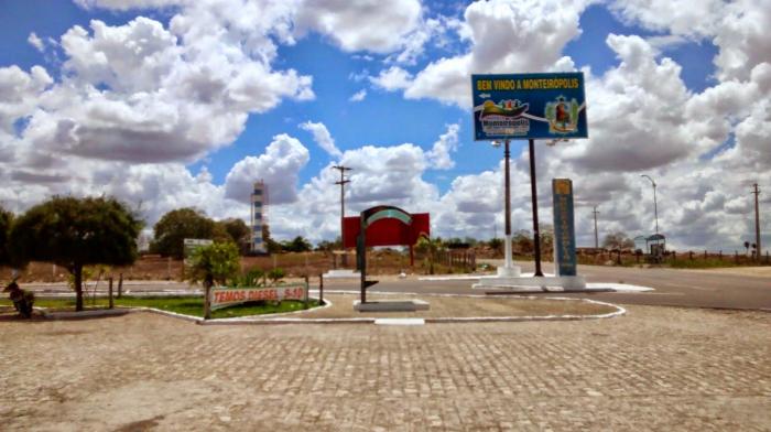 Funcionários públicos seguem sem receber salários em Monteirópolis