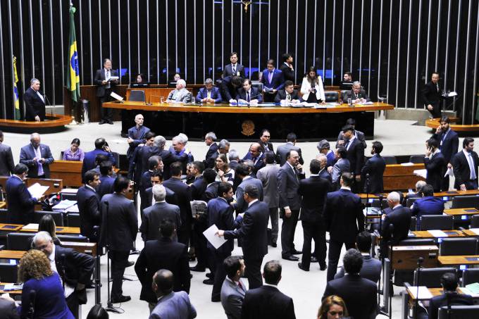brasil-politica-brasilia-df-camara-dos-deputados-pec-dos-gastos-20161010-01