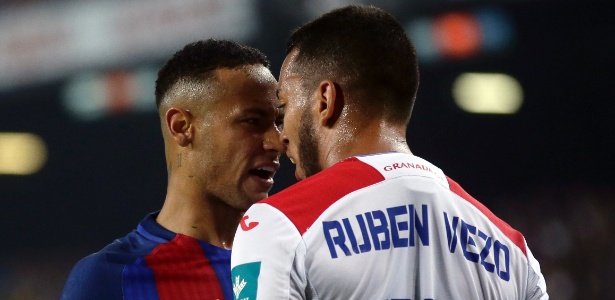 neymar-discute-com-vezo-durante-jogo-pelo-espanhol-1477779180969_615x300