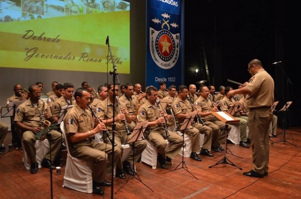 Projeto Paz na Praça aproxima PM da comunidade em Paripueira