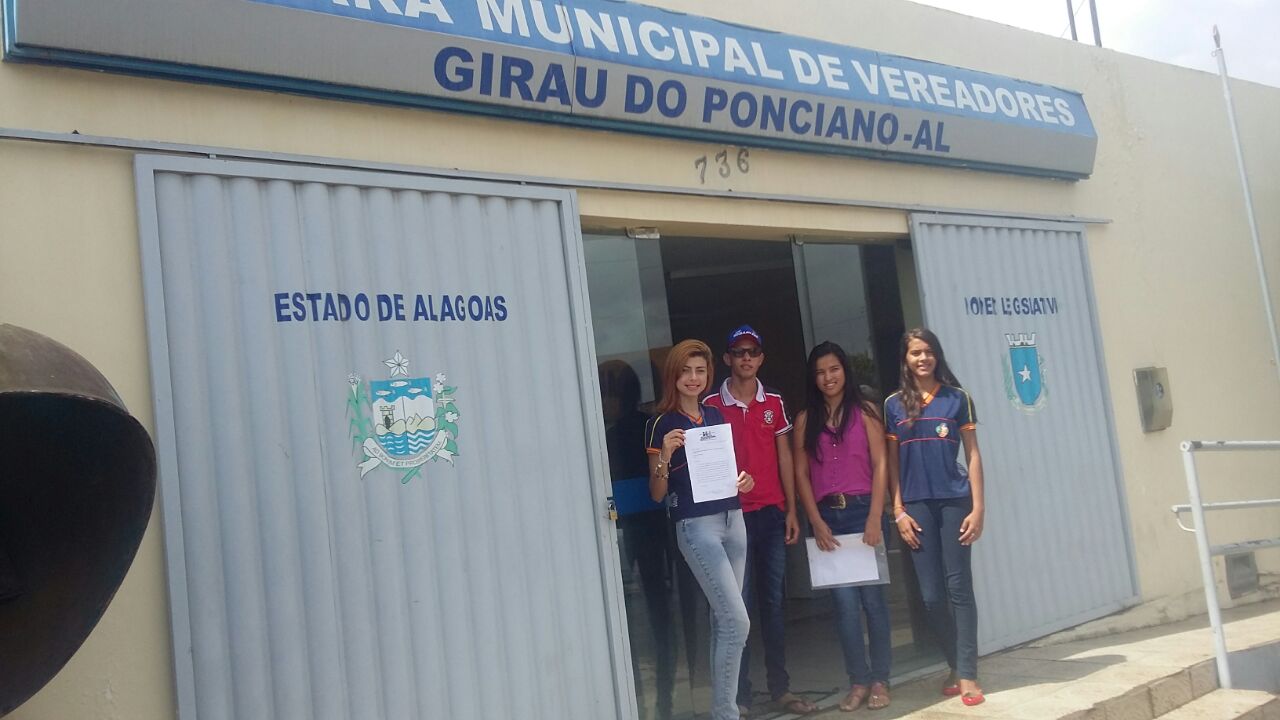 Jovens da Escola Estadual José Enoque de Barros, oficializa reivindicações importantes para a população