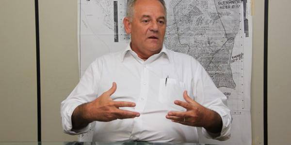 Carimbão promete denunciar médicos  do PSF de Santana por não cumprir carga horária