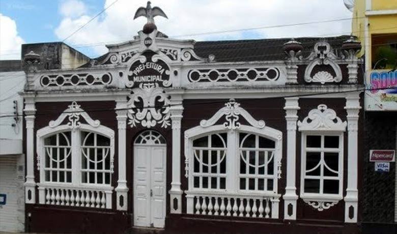 Prefeitura de Palmeira dos Índios há dois meses permanece sem condução