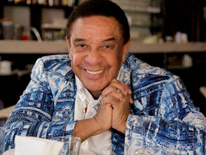 Enquanto dirigia, Agnaldo Timóteo sofre princípio de infarto