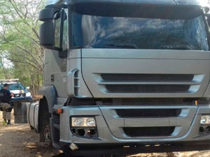 Carreta roubada em Águas Belas é encontrada no município de Canapi