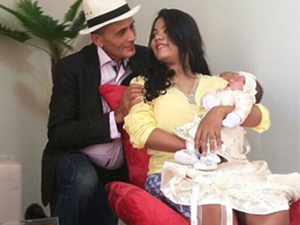 Stefhany Absoluta apresenta sua 1ª filha, Débora Ester