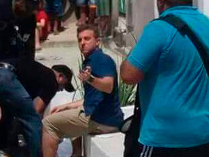 Mulher se corta para chamar atenção de Luciano Huck