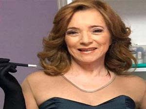 Mãe de Luana Piovani também faz cirurgia nos seios e diz temer críticas