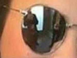 Fãs acham Neymar refletido nos óculos espelhados de Bruna Marquezine