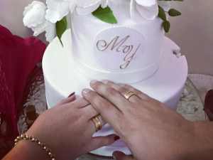 Marília Mendonça recebe pedido de noivado surpresa no Natal: “Eu só sei dizer sim”