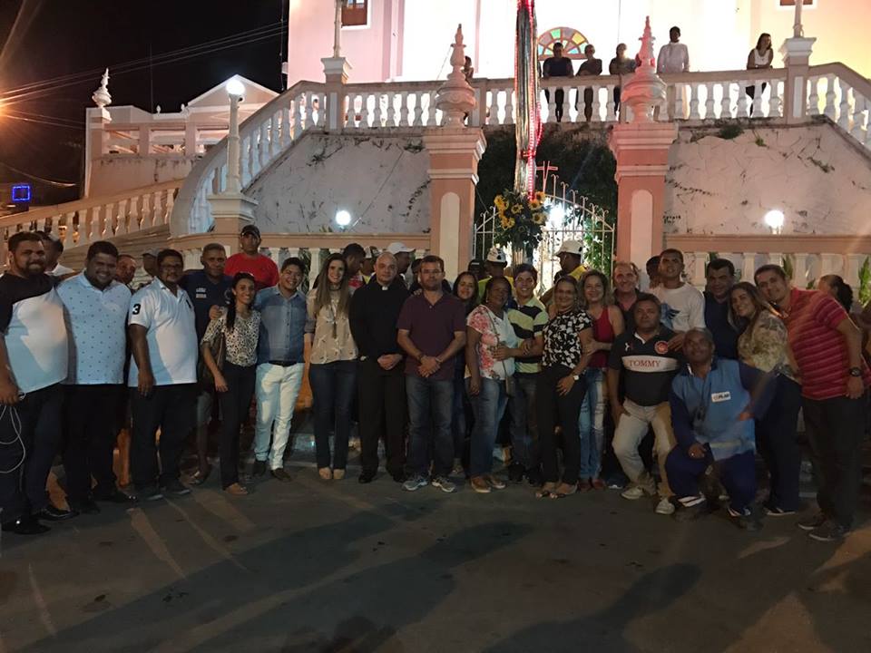 Procissão da festa do mastro do Pilar foi aberta pela primeira-dama Cecilia Rocha