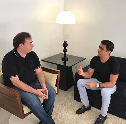 Rodrigo Maia conseguiu sete dos nove votos da bancada federal para sua reeleição